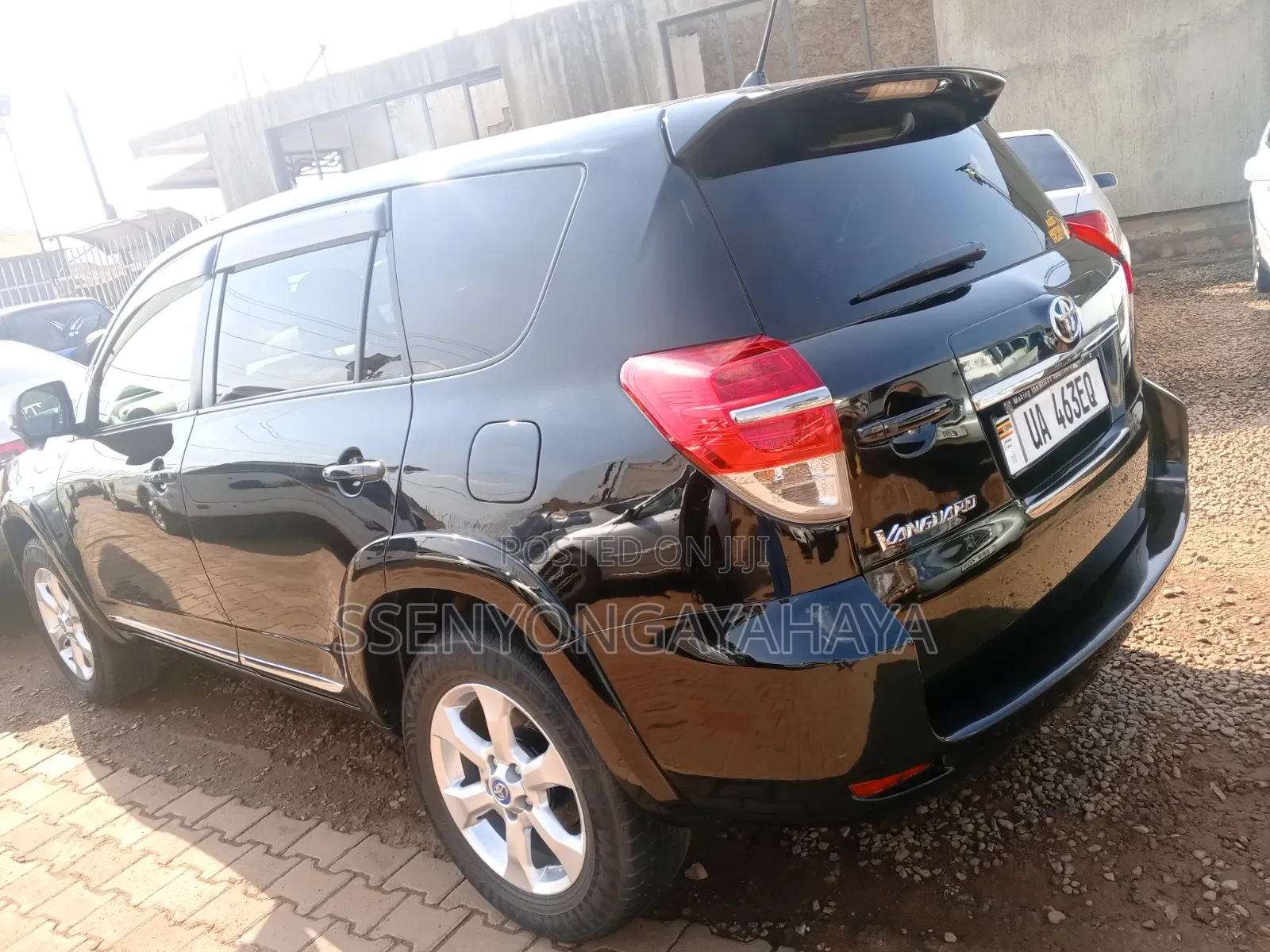 Toyota Vanguard 2011 Black