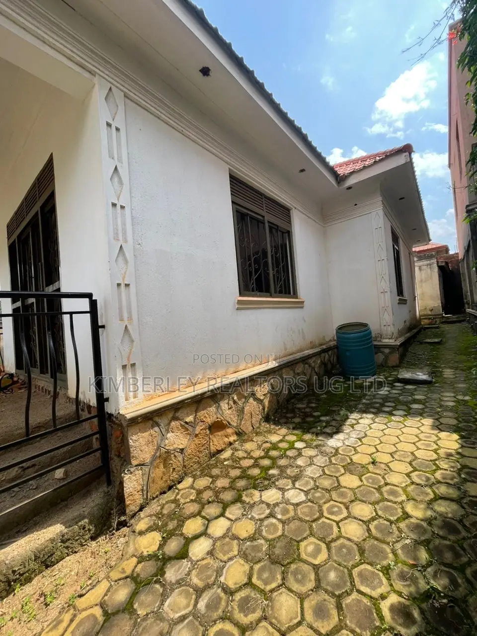 3bdrm House in Division A for sale