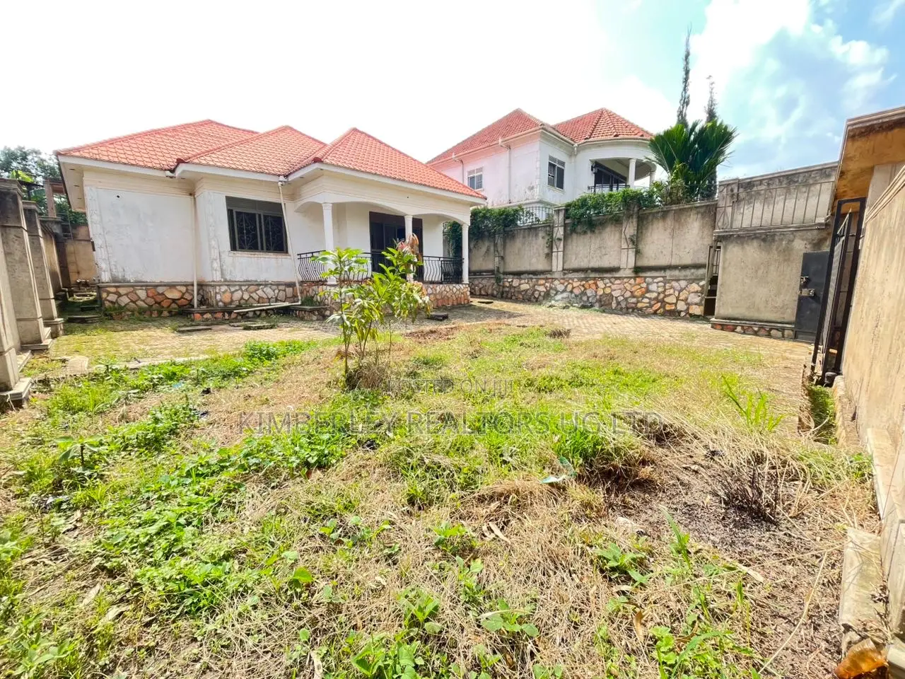 3bdrm House in Division A for sale