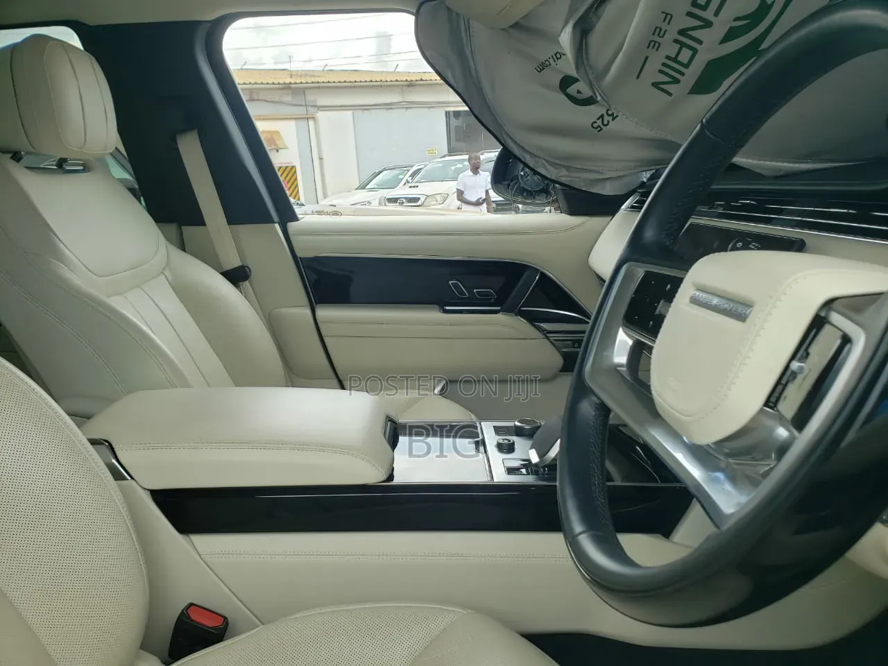 Land Rover Range Rover 2023 Gold