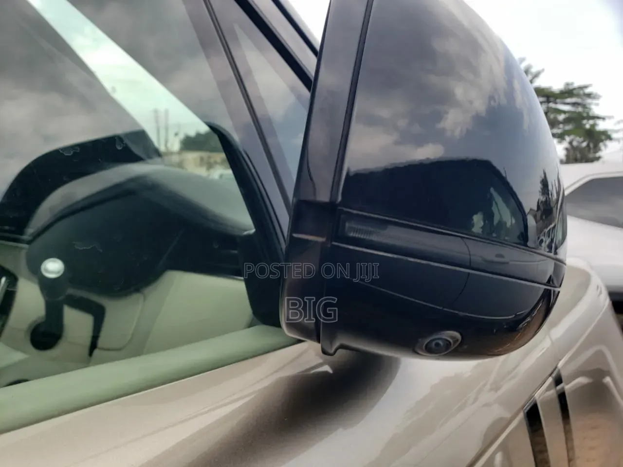 Land Rover Range Rover 2023 Gold