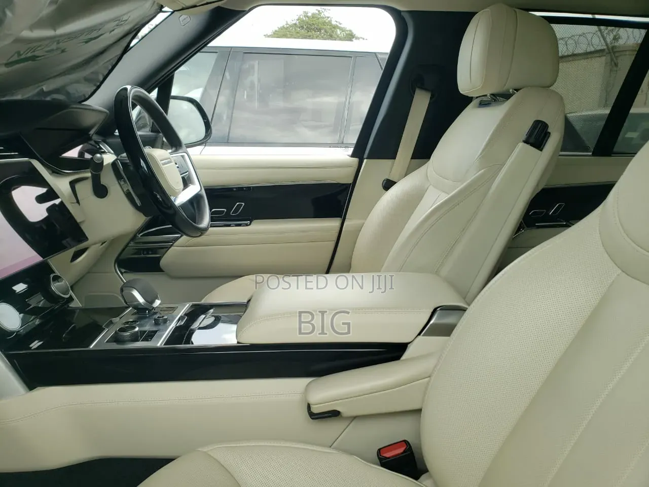 Land Rover Range Rover 2023 Gold