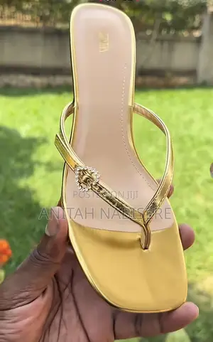 Zara Kitten Heels Gold Shoes