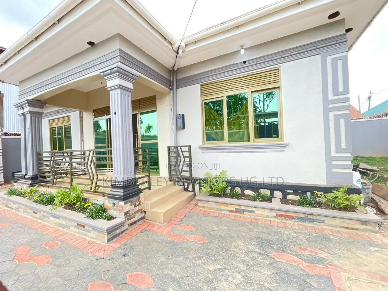 3bdrm House in Division A for sale