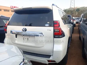 Toyota Land Cruiser Prado 2018 White