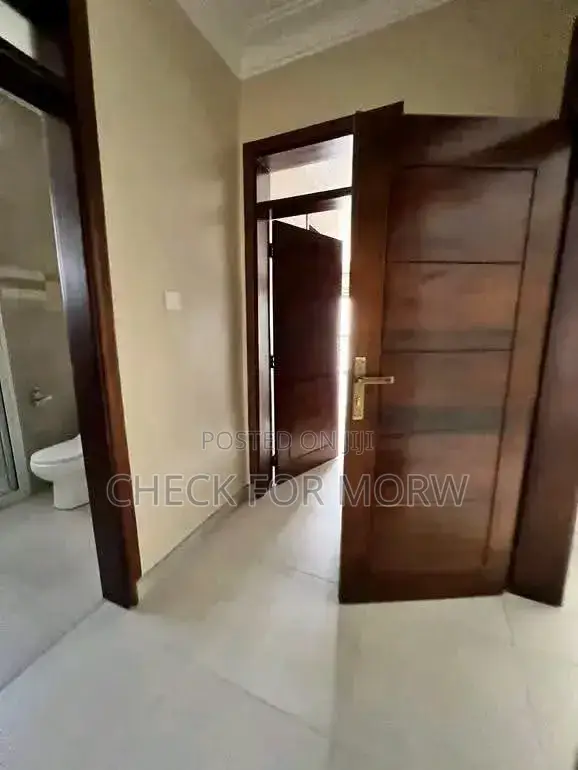 3bdrm Apartment in Mbuya, Central Division for rent