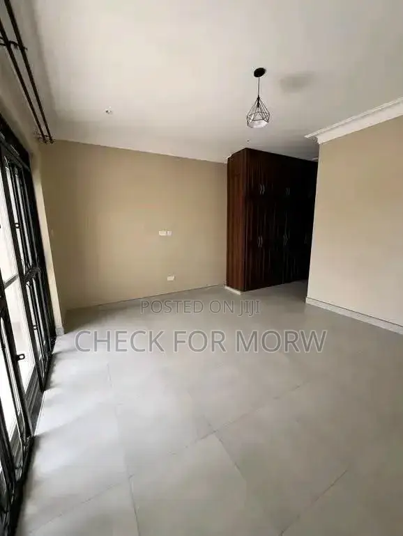 3bdrm Apartment in Mbuya, Central Division for rent