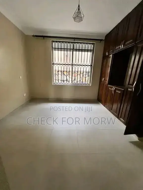 3bdrm Apartment in Mbuya, Central Division for rent