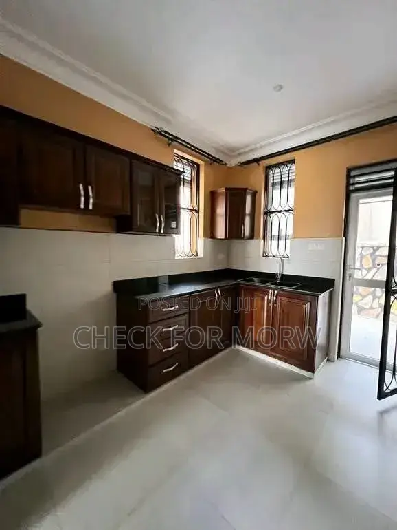 3bdrm Apartment in Mbuya, Central Division for rent