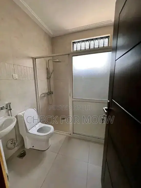 3bdrm Apartment in Mbuya, Central Division for rent