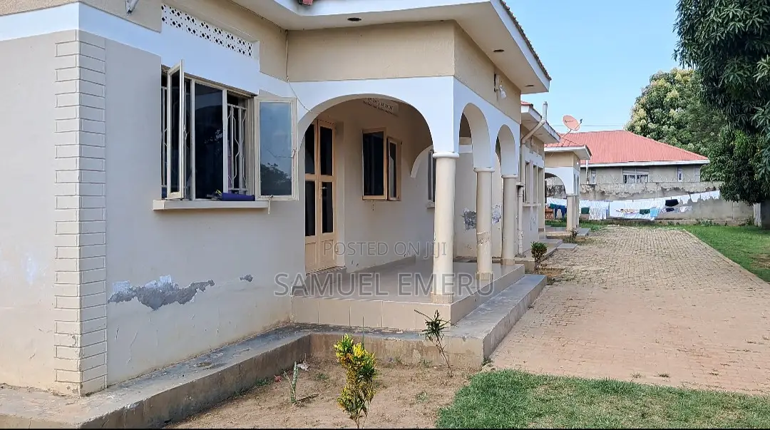 Furnished 8bdrm Apartment in Soroti for sale
