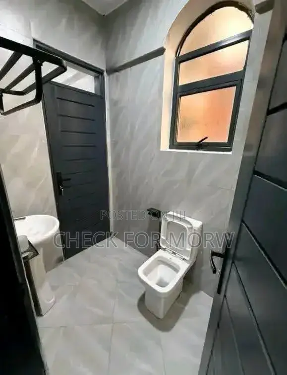 3bdrm Apartment in Muyenga, Central Division for rent