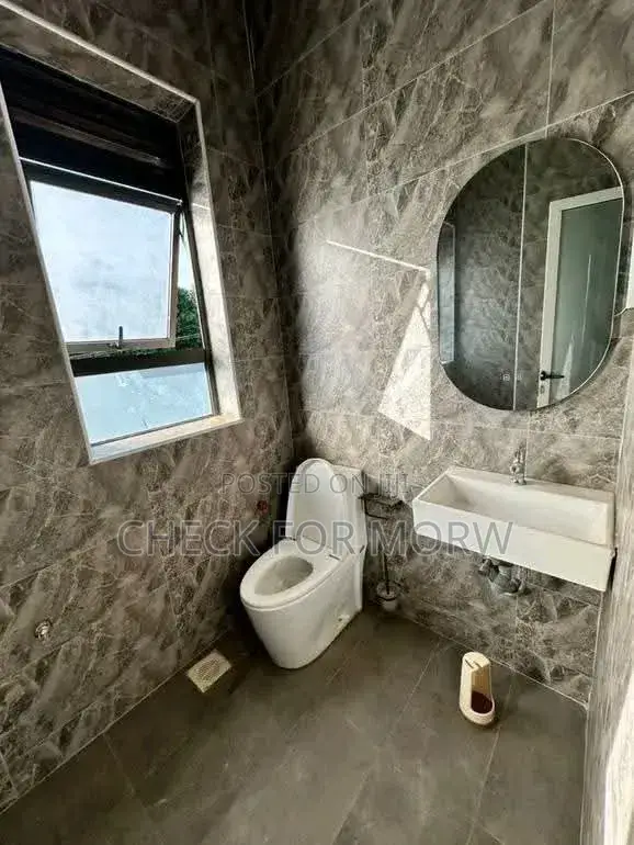 3bdrm Apartment in Muyenga, Central Division for rent