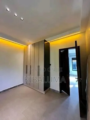 3bdrm Apartment in Muyenga, Central Division for rent