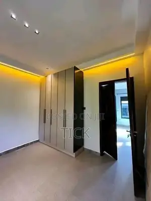 3bdrm Apartment in Muyenga, Central Division for rent