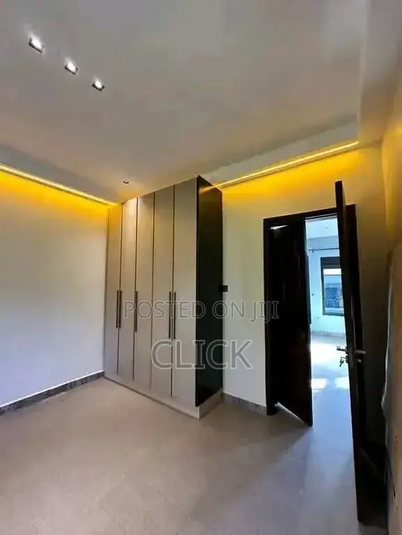 3bdrm Apartment in Muyenga, Central Division for rent
