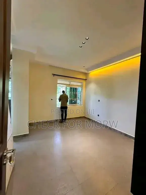 3bdrm Apartment in Muyenga, Central Division for rent