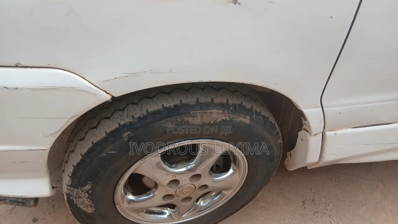 Toyota Noah 2.0 FWD (8 Seater) 2001 White