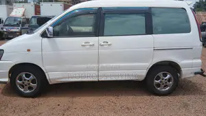 Toyota Noah 2.0 FWD (8 Seater) 2001 White