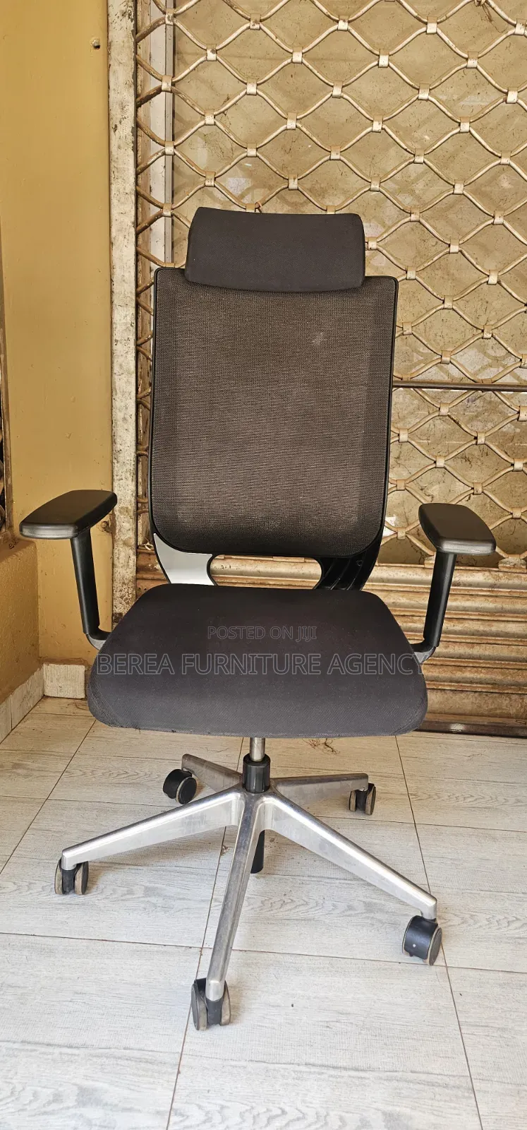 High Density Foam and Mesh Office Chair
