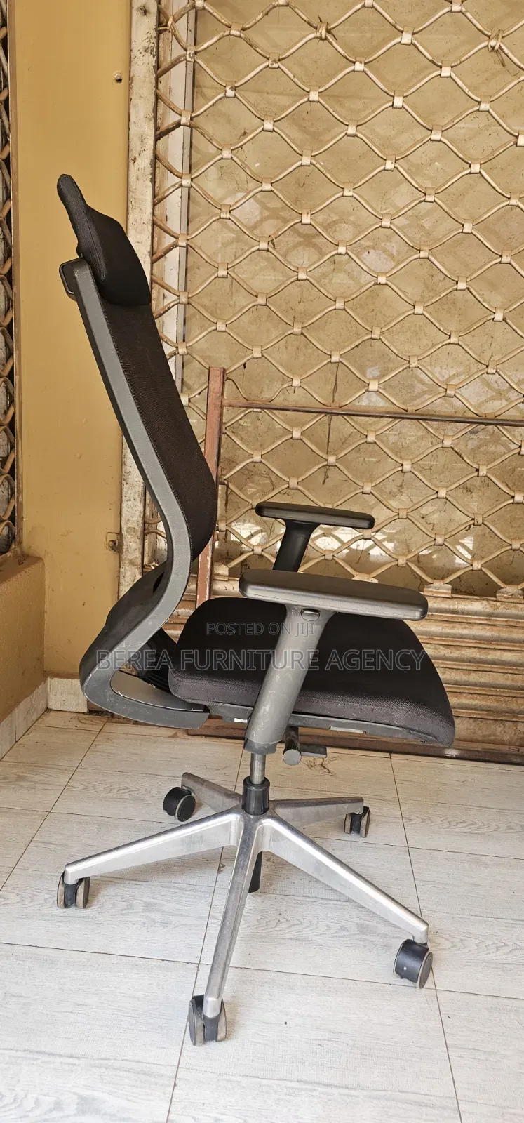 High Density Foam and Mesh Office Chair