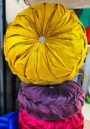 Moni Round Cushions