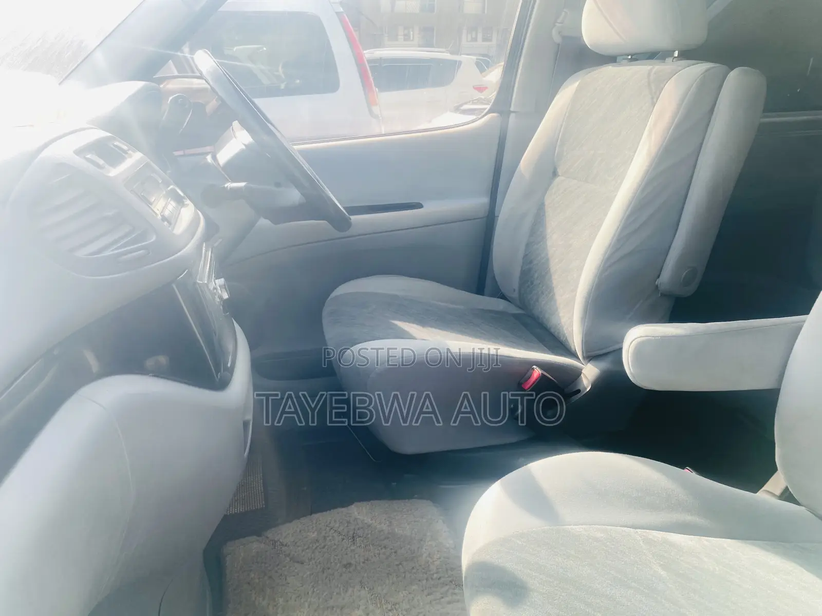 Toyota Regius 1999 Blue