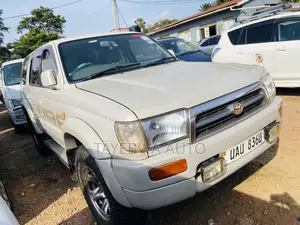 Toyota Hilux Surf 2.7 SSR 1997 White