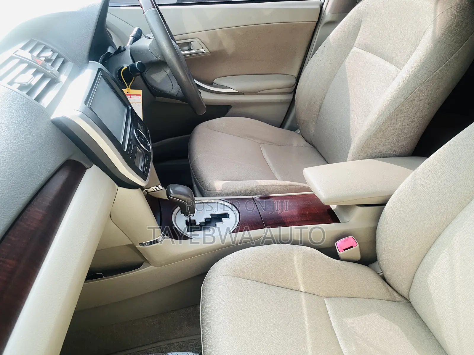 Toyota Premio 1.8 FWD 2014 White