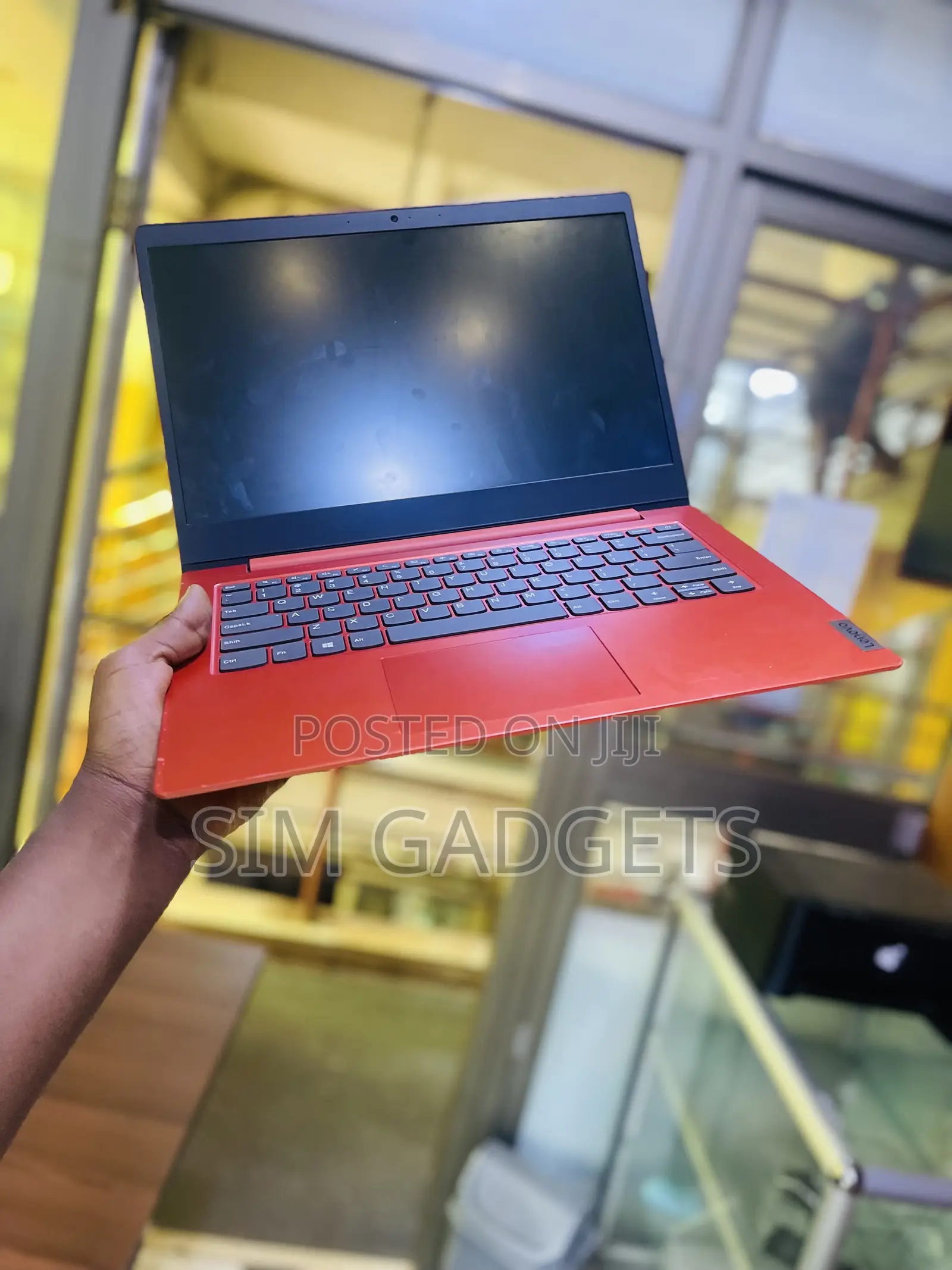 Laptop Lenovo 4GB Intel Celeron SSD 128GB