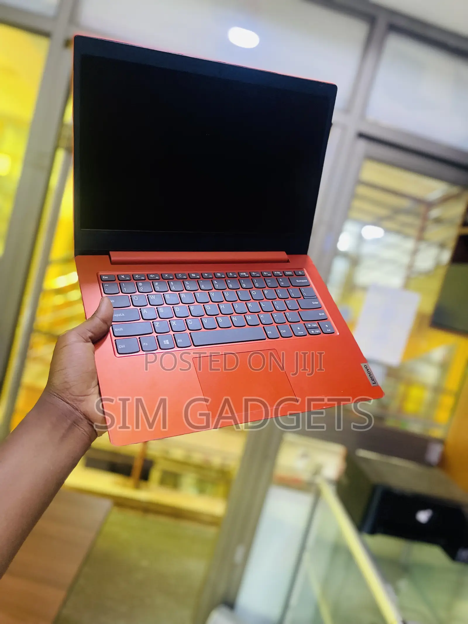Laptop Lenovo 4GB Intel Celeron SSD 128GB