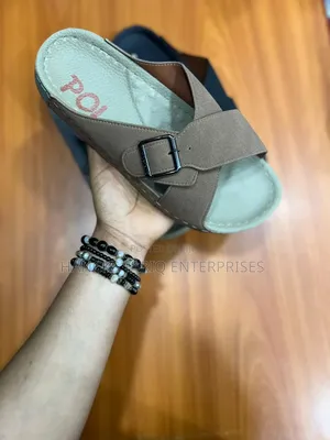 Premium Men’S Buckle-Strap Comfort Slides