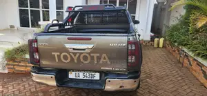 Toyota Hilux 2020 Green