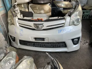 Nosecut Toyota Noah 2012