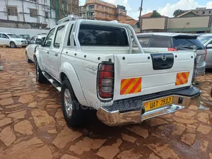 Nissan Hardbody 2008 White