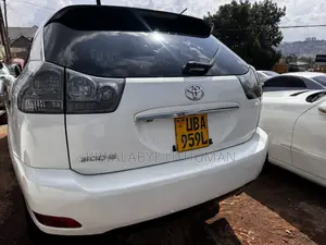 Toyota Harrier 2004 White