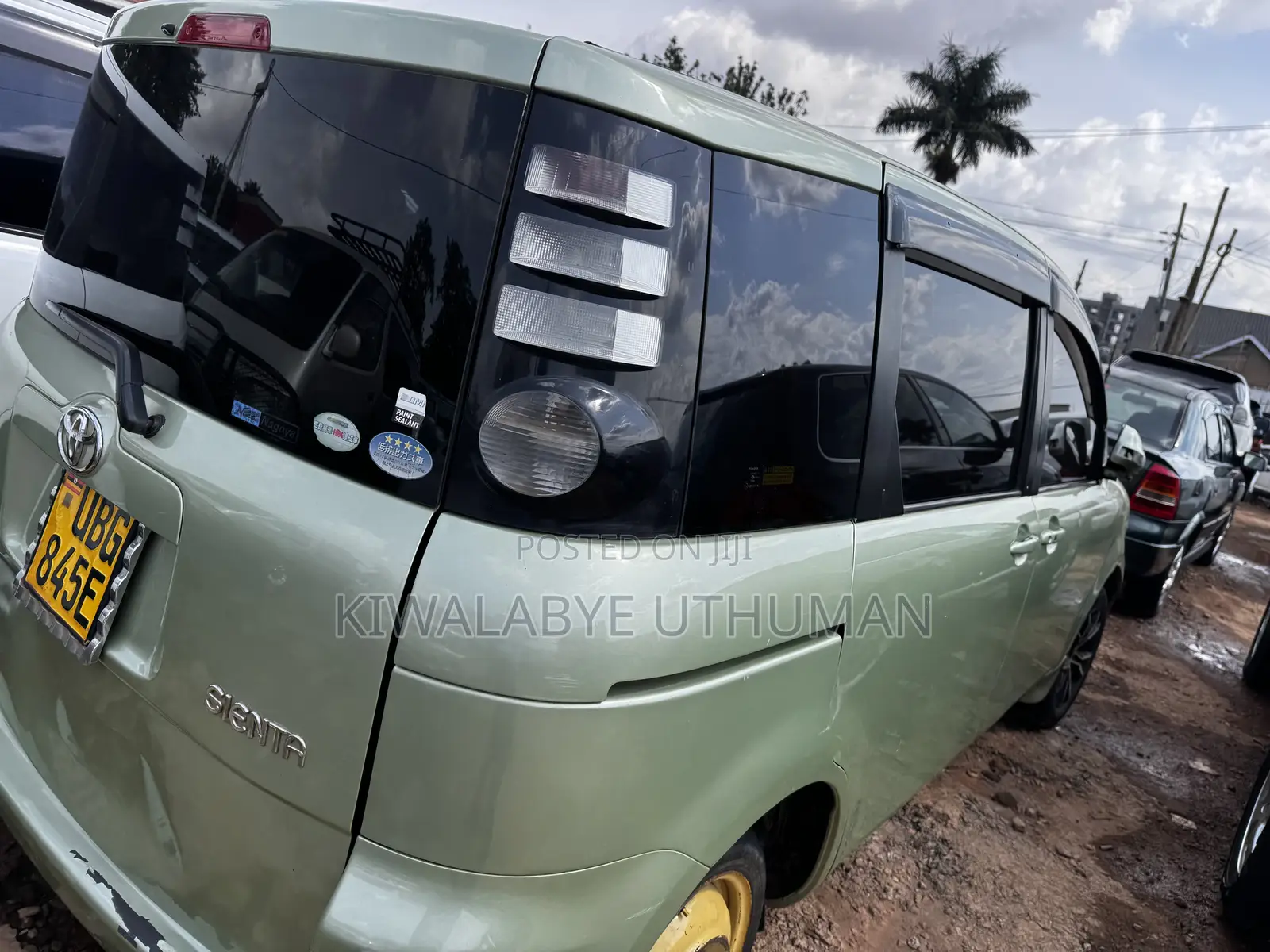 Toyota Sienta 2005 Green