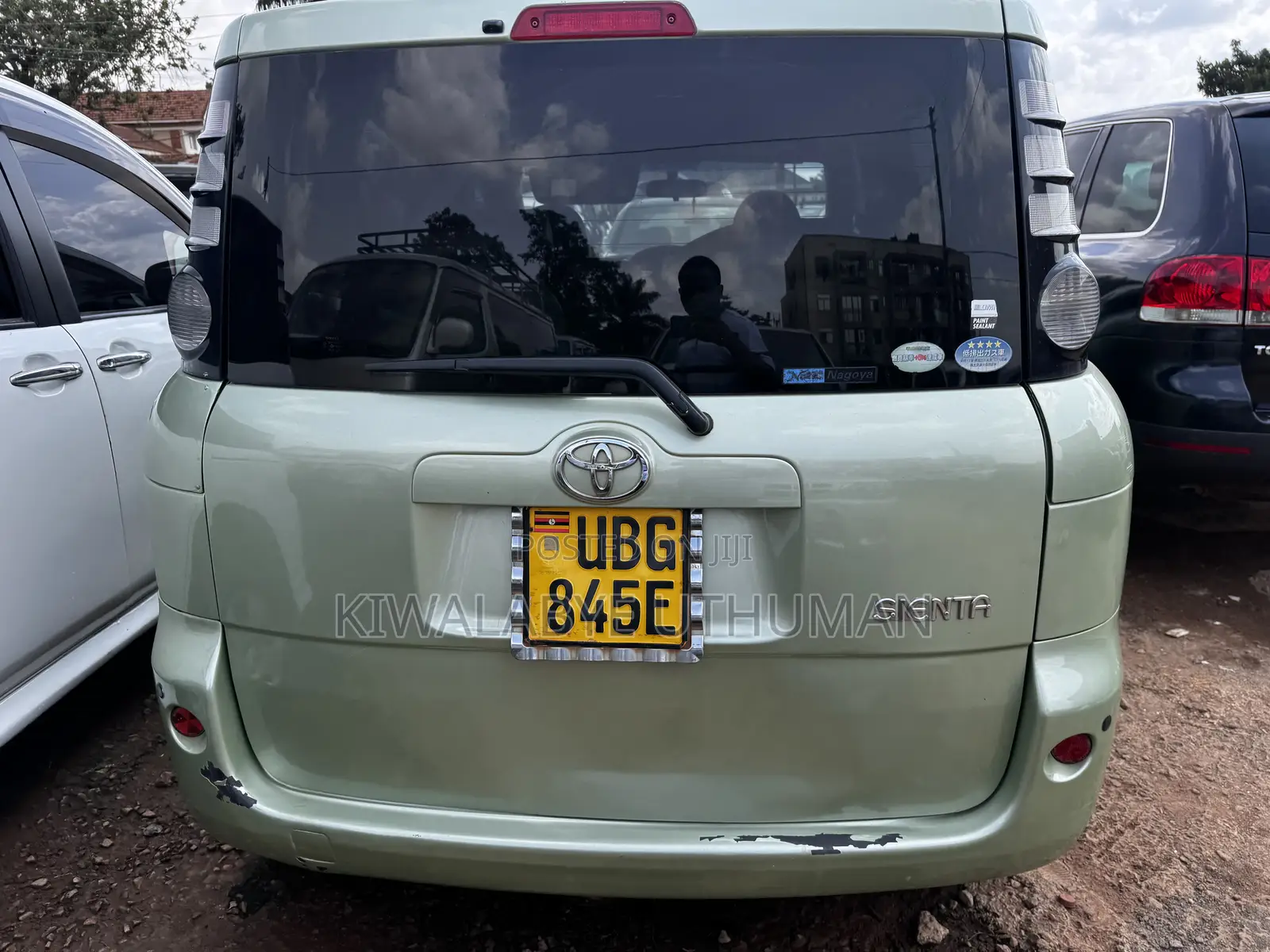 Toyota Sienta 2005 Green