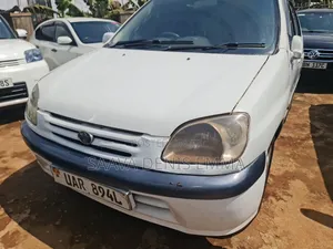 Toyota Raum 2006 White