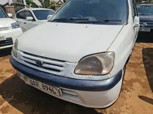 Toyota Raum 1.5 AWD 2006 White