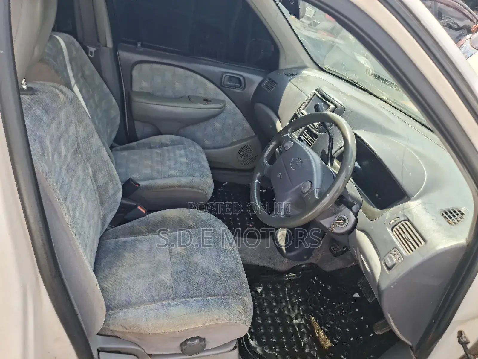Toyota Raum 1.5 AWD 2006 White