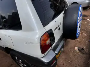 Toyota RAV4 1999 Silver