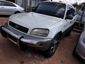 Toyota RAV4 1999 Silver
