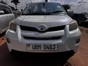 Toyota IST 2009 White