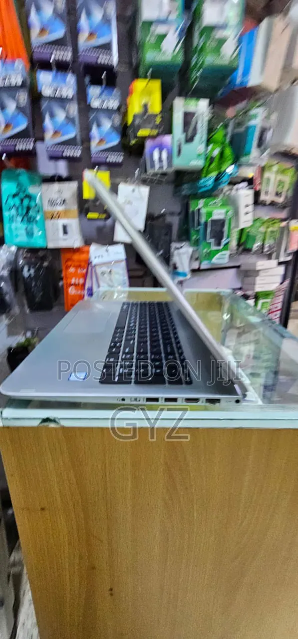Laptop HP Envy X360 8GB Intel Core i5 HDD 1T