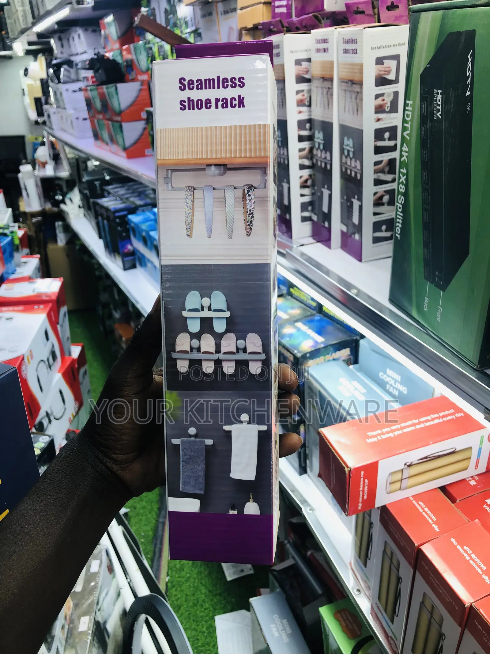 Seamless Shoe Rack