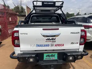 Toyota Hilux 2020 White