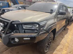 Toyota Hilux 2022 Beige