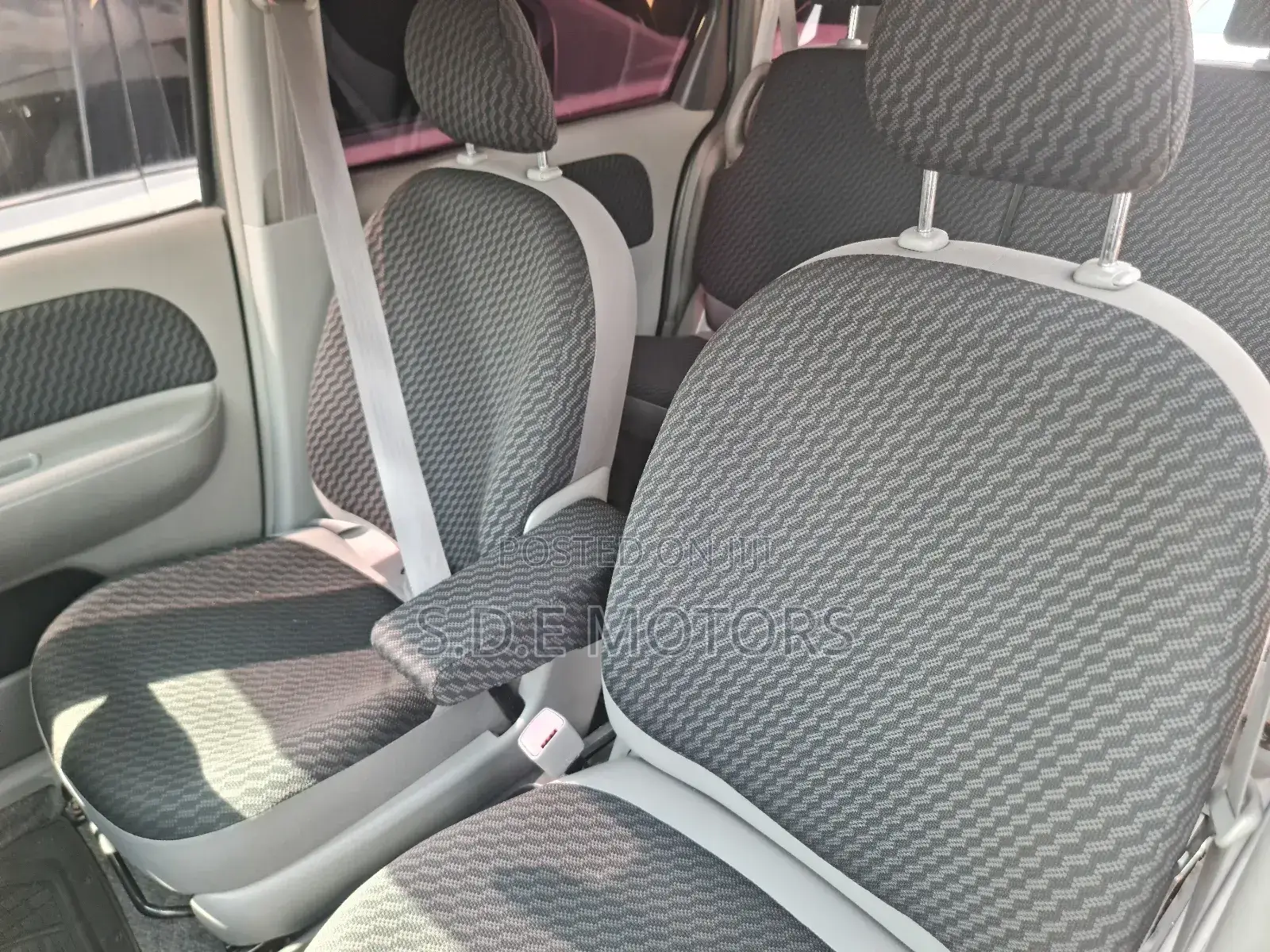 Toyota Sienta 2010 White