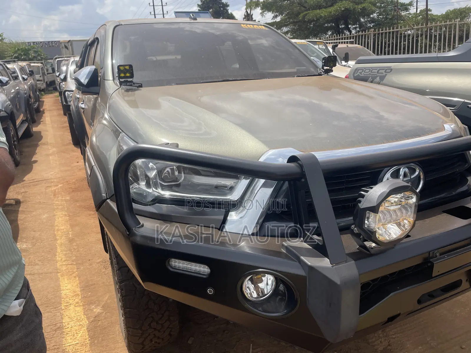 Toyota Hilux 2021 Beige